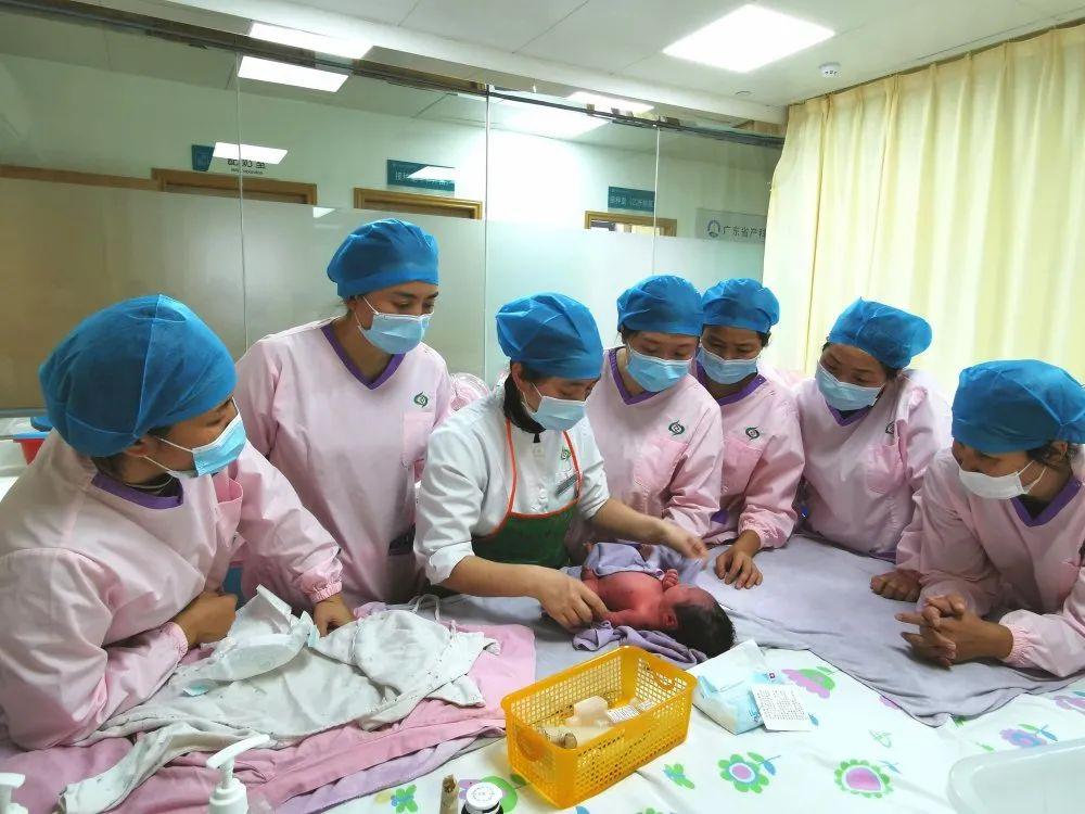 巴中妇婴监护型护送